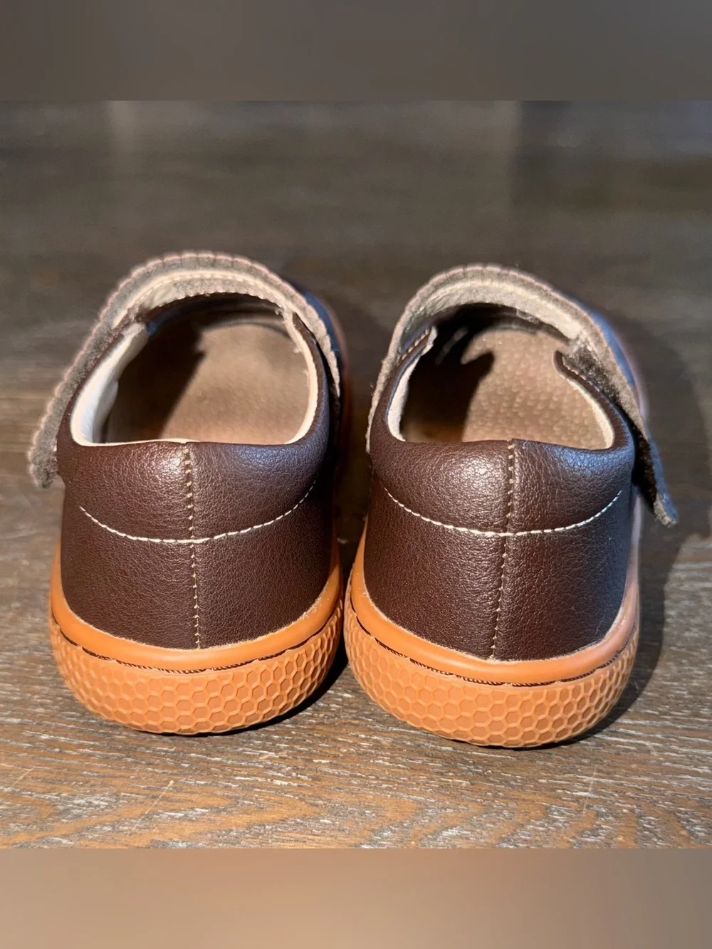 Livie & Luca Brown Ruche Classic Mary Jane Shoes size 9